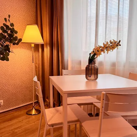 Apartment Golden Brown Comfort - Warm Bright 1br Bucharest