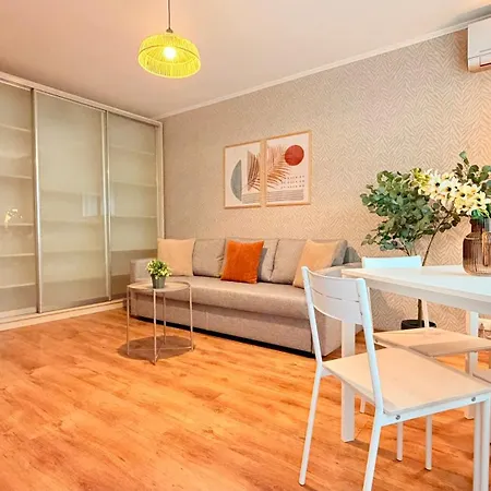 Apartment Golden Brown Comfort - Warm Bright 1br Bucharest