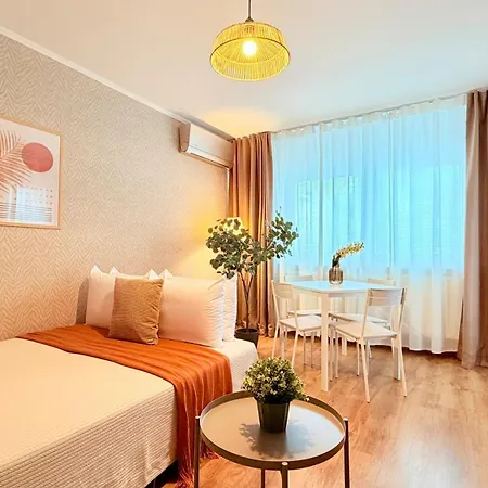 Golden Brown Comfort - Warm Bright 1br Apartment Bucharest