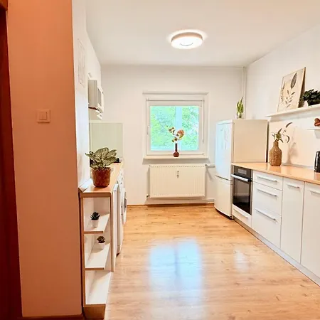 Golden Brown Comfort - Warm Bright 1br Apartment Bucharest